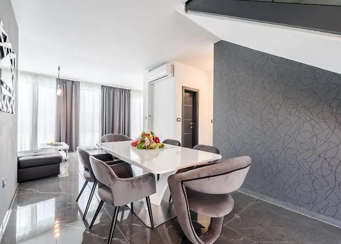 Vakantiehuis Beautiful In Srima